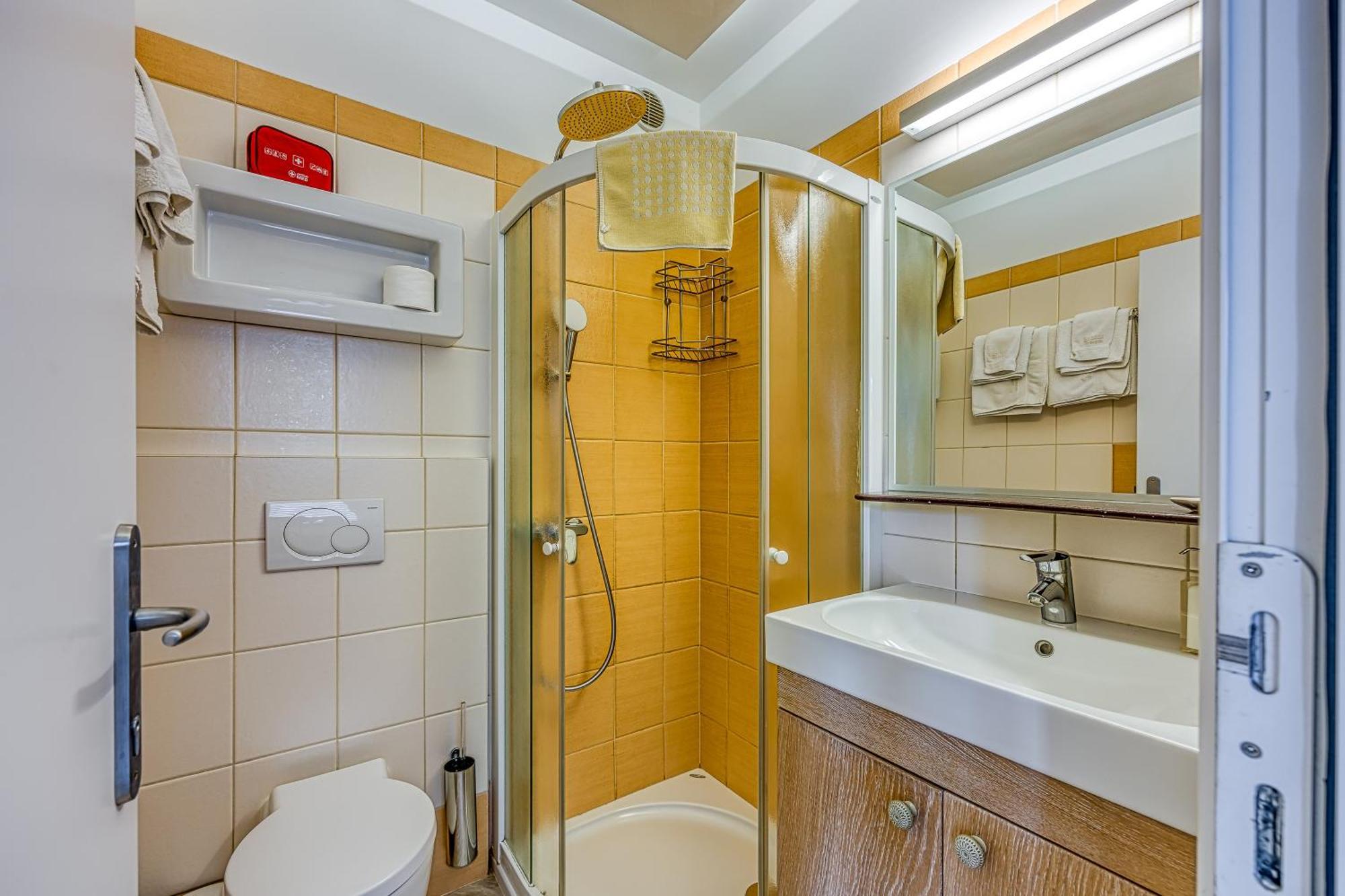 Debeli Rtic Apartments Ankaran Exterior foto
