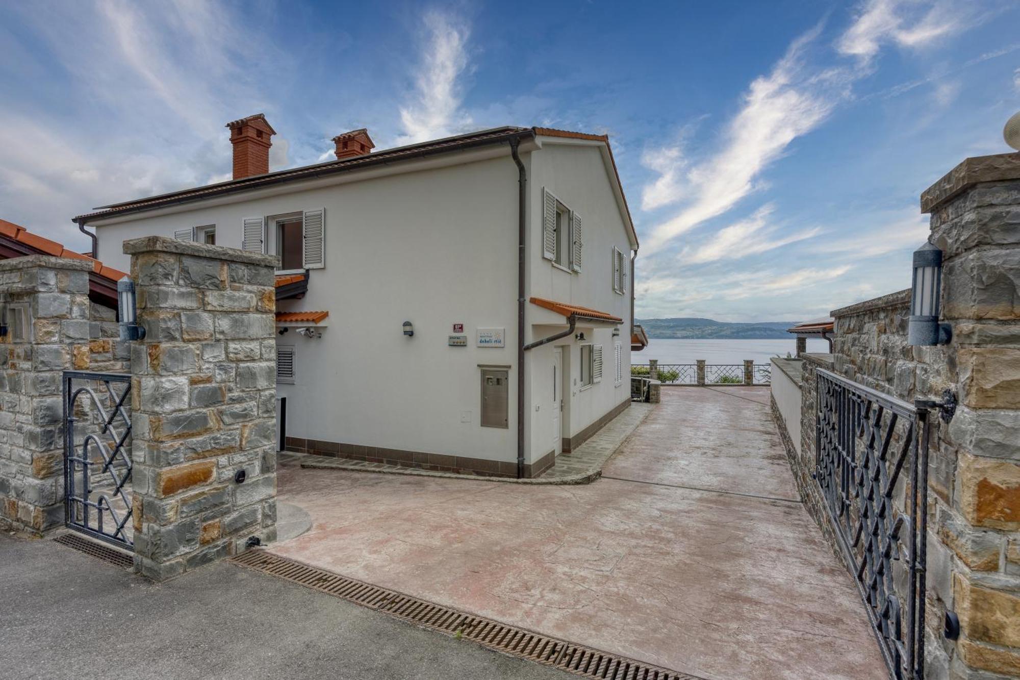 Debeli Rtic Apartments Ankaran Exterior foto